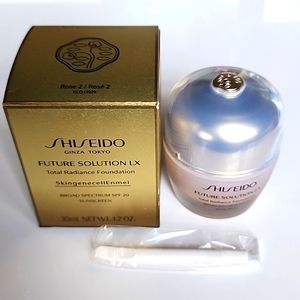 Shiseido Future Solution LX Total Radiance Foundation SPF20 Rose 2